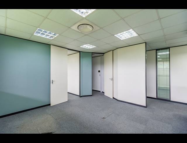 214M² OFFICE TO LET IN WESTVILLE